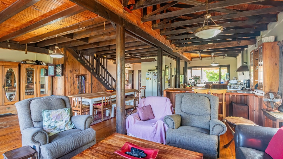 5 Bedroom Property for Sale in Lovemore Park Eastern Cape